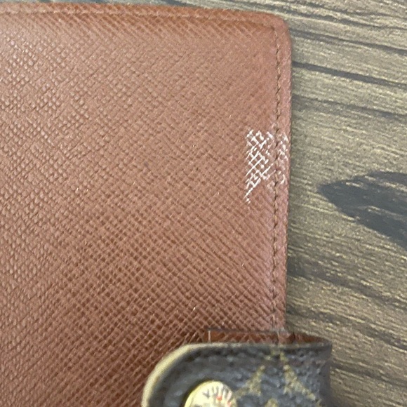 Authentic made in USA Louis Vuitton MM Agenda - Picture 6 of 7